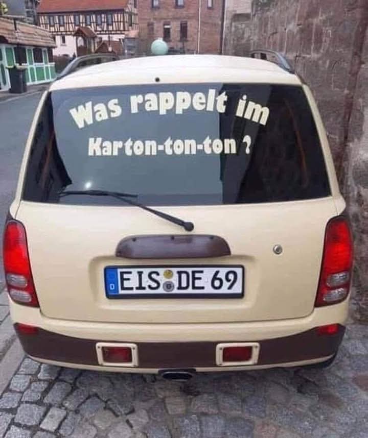 rappeln - klekotać, stukać, stukotać, telepać się